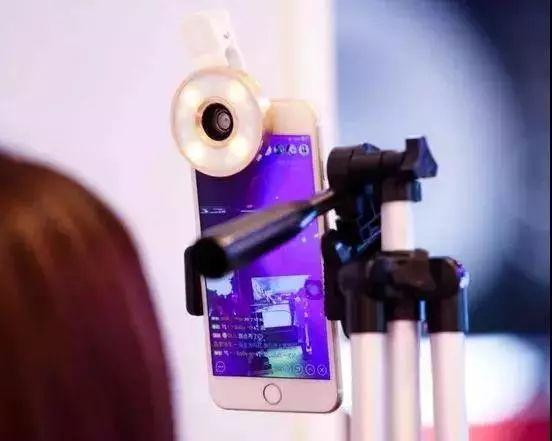 網絡直播亂象整治升級 47名主播被列入黑名單，封禁5年警示行業